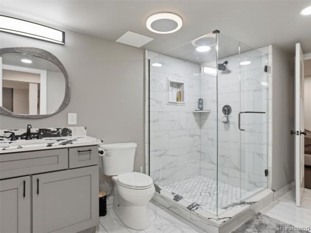 10754 Oxbow Lakeshore Drive, White Lake, MI 48386