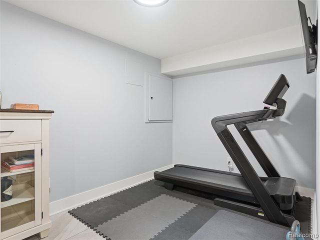 10754 Oxbow Lakeshore Drive, White Lake, MI 48386