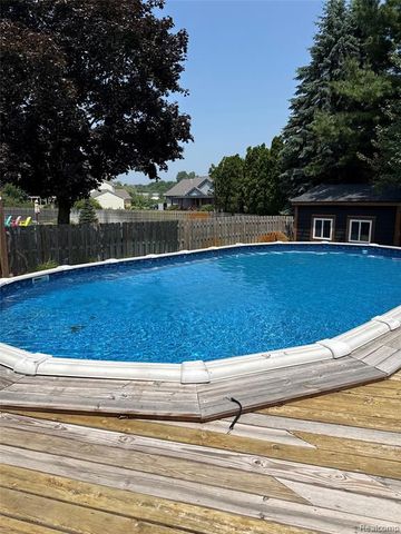 10754 Oxbow Lakeshore Drive, White Lake, MI 48386