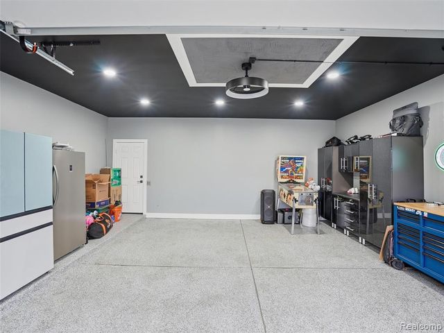 10754 Oxbow Lakeshore Drive, White Lake, MI 48386