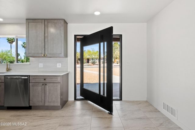 5324 E 8th Street, Tucson, AZ 85711