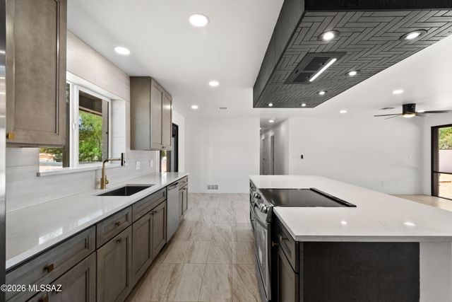 5324 E 8th Street, Tucson, AZ 85711