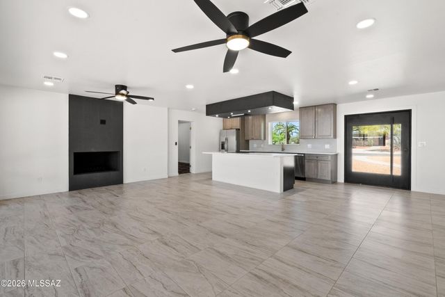 5324 E 8th Street, Tucson, AZ 85711