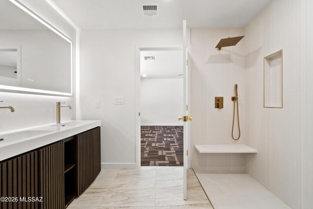 5324 E 8th Street, Tucson, AZ 85711