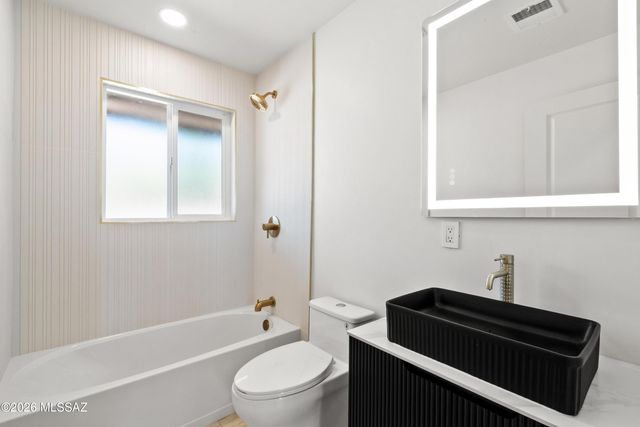 5324 E 8th Street, Tucson, AZ 85711