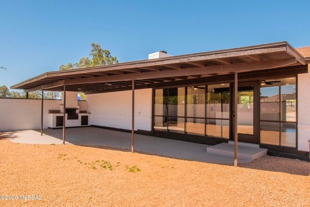 5324 E 8th Street, Tucson, AZ 85711