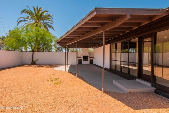 5324 E 8th Street, Tucson, AZ 85711