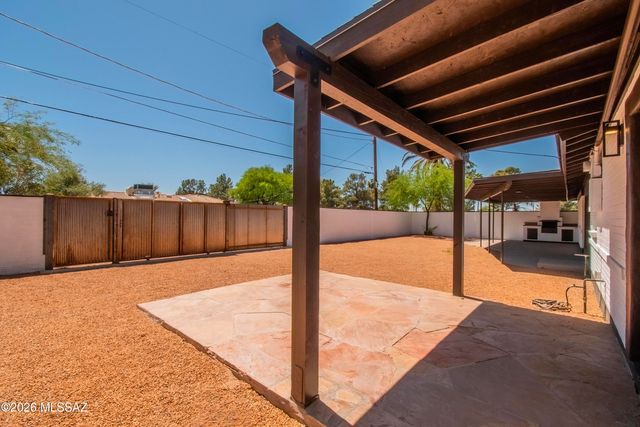 5324 E 8th Street, Tucson, AZ 85711