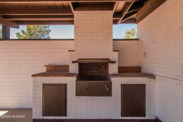 5324 E 8th Street, Tucson, AZ 85711