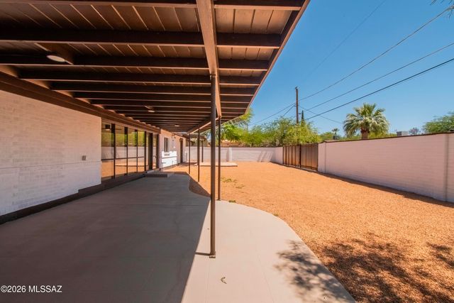 5324 E 8th Street, Tucson, AZ 85711