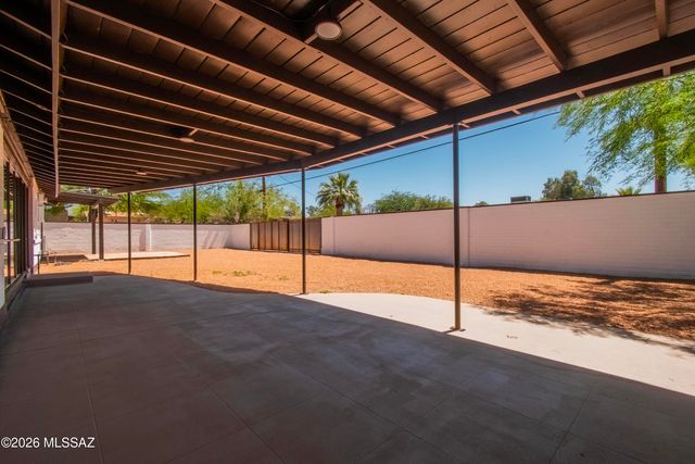 5324 E 8th Street, Tucson, AZ 85711