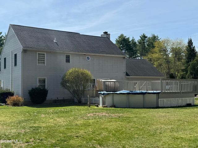 20 Queens Lane, Queensbury, NY 12804