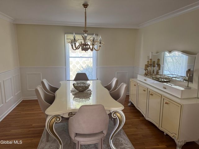 20 Queens Lane, Queensbury, NY 12804