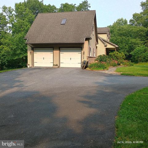 425 SWAMP RD, Morgantown, PA 19543