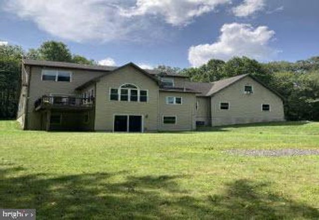 425 SWAMP RD, Morgantown, PA 19543