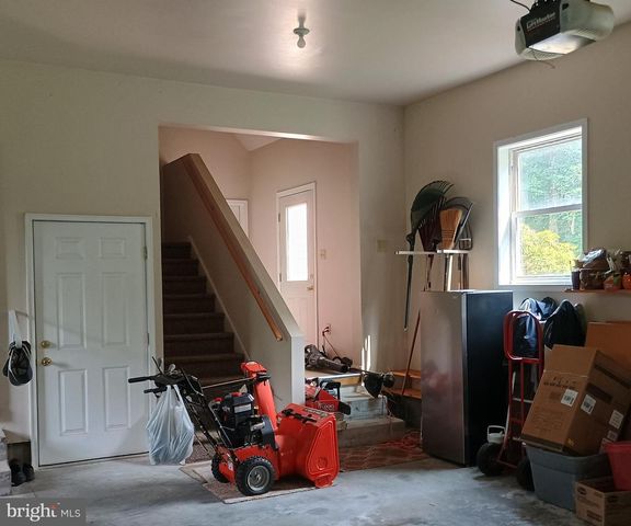 425 SWAMP RD, Morgantown, PA 19543