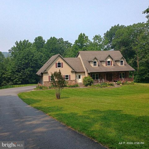 425 SWAMP RD, Morgantown, PA 19543