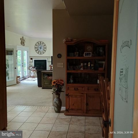 425 SWAMP RD, Morgantown, PA 19543