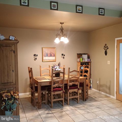 425 SWAMP RD, Morgantown, PA 19543