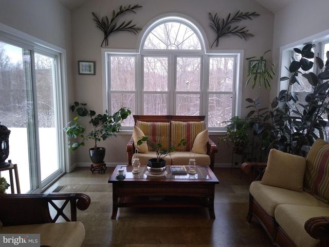 425 SWAMP RD, Morgantown, PA 19543