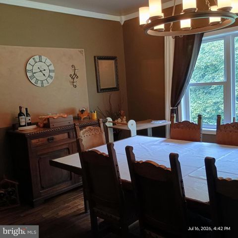 425 SWAMP RD, Morgantown, PA 19543