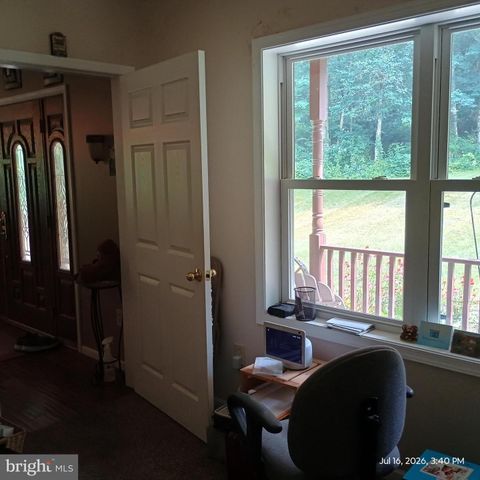 425 SWAMP RD, Morgantown, PA 19543
