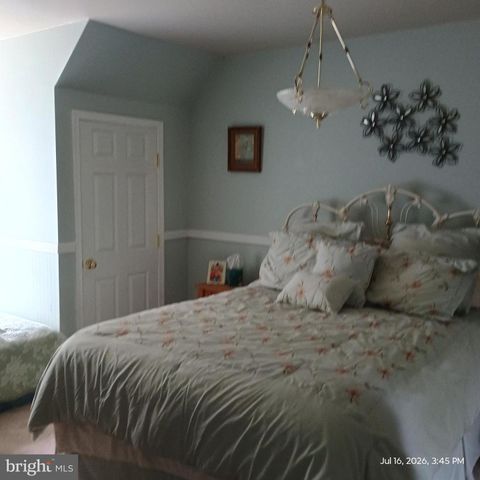 425 SWAMP RD, Morgantown, PA 19543