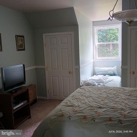 425 SWAMP RD, Morgantown, PA 19543