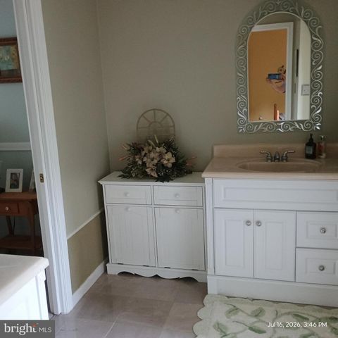 425 SWAMP RD, Morgantown, PA 19543