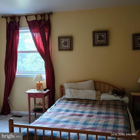 425 SWAMP RD, Morgantown, PA 19543