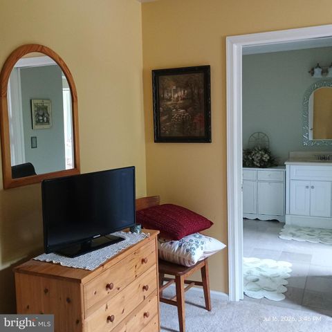 425 SWAMP RD, Morgantown, PA 19543