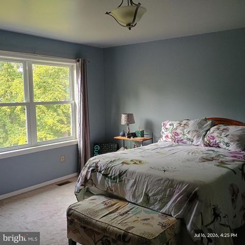 425 SWAMP RD, Morgantown, PA 19543