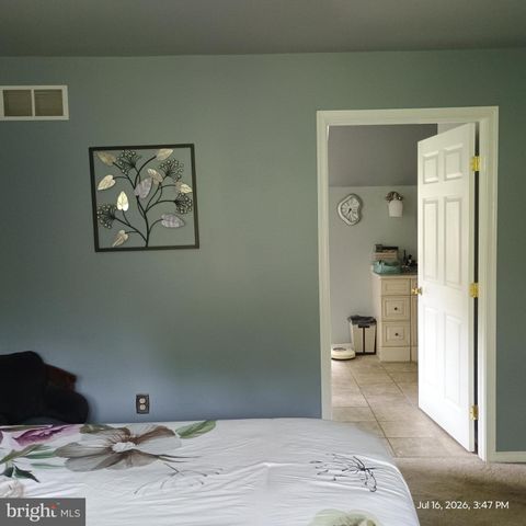 425 SWAMP RD, Morgantown, PA 19543