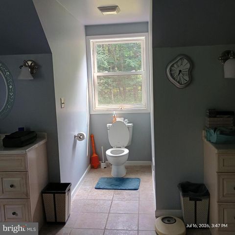 425 SWAMP RD, Morgantown, PA 19543