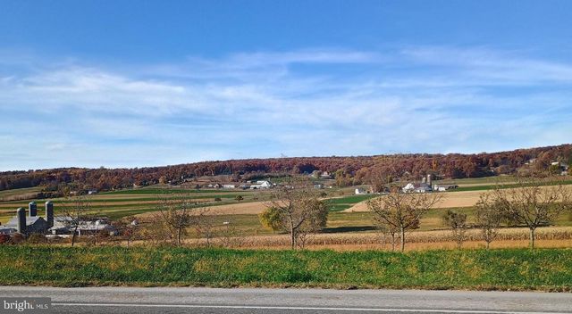 425 SWAMP RD, Morgantown, PA 19543