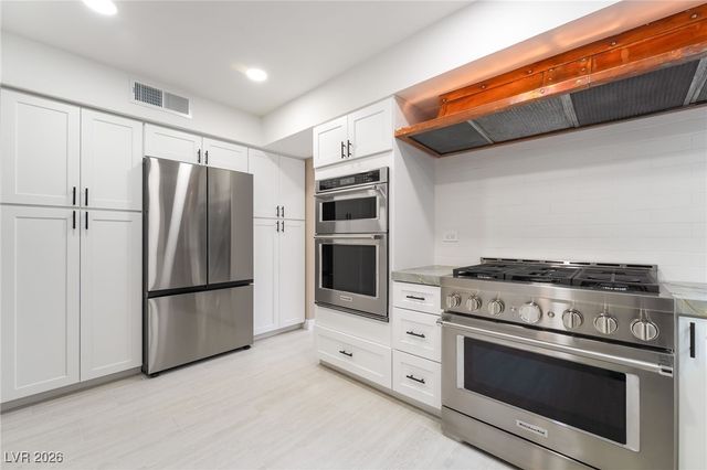 968 Pinehurst Drive, Las Vegas, NV 89109