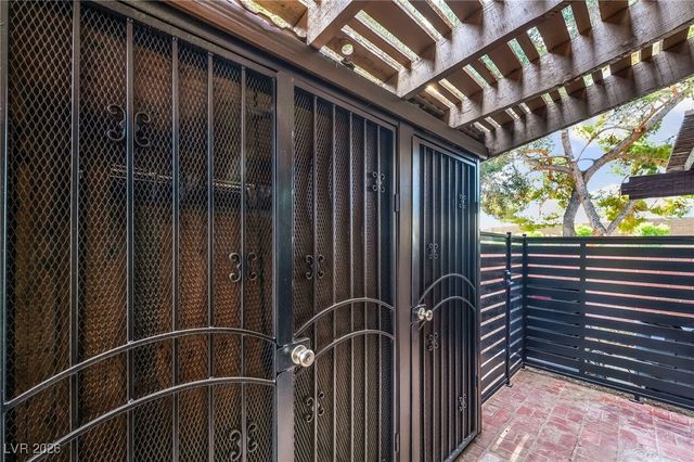 968 Pinehurst Drive, Las Vegas, NV 89109