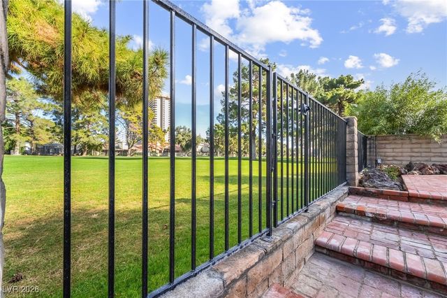 968 Pinehurst Drive, Las Vegas, NV 89109