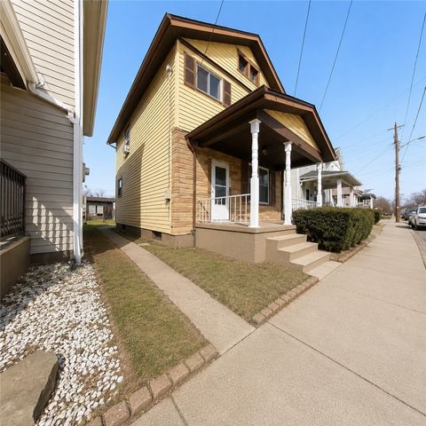 107 E 1st Ave, Tarentum, PA 15084