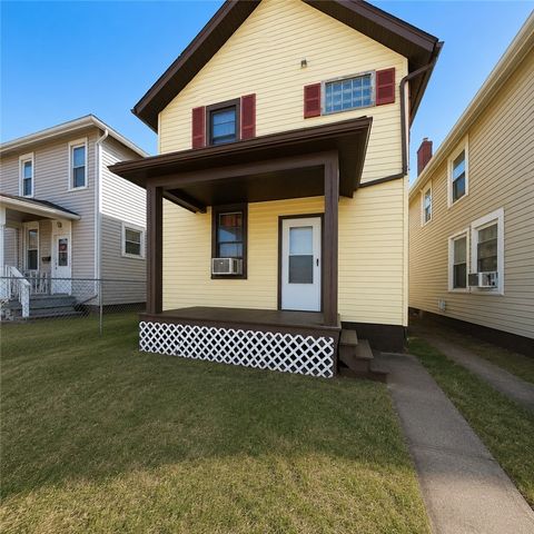 107 E 1st Ave, Tarentum, PA 15084