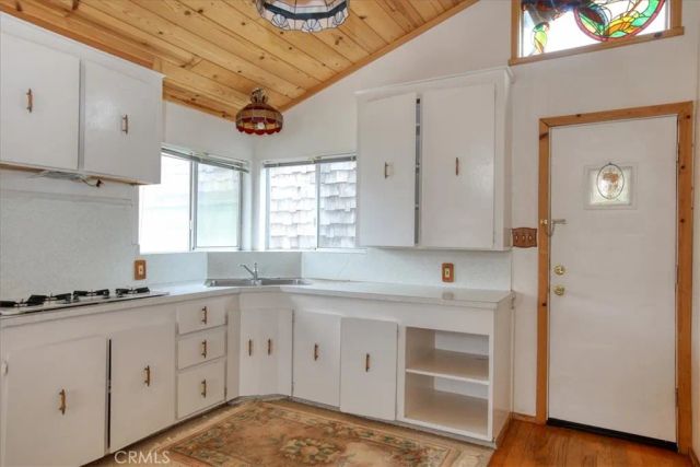 550 Worcester Drive, Cambria, CA 93428