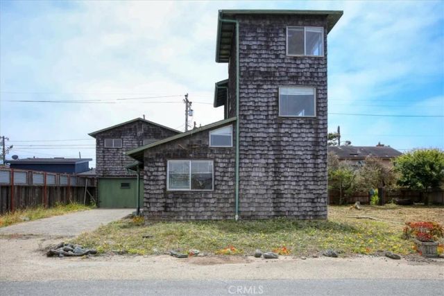 550 Worcester Drive, Cambria, CA 93428