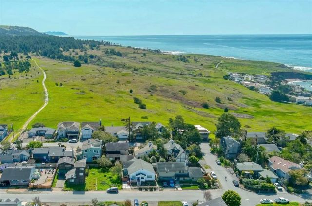 550 Worcester Drive, Cambria, CA 93428