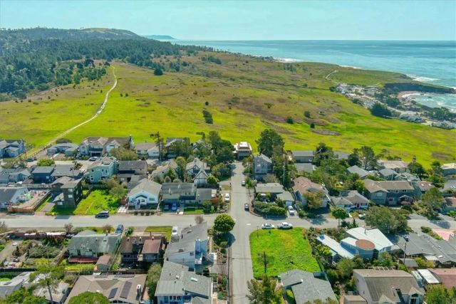 550 Worcester Drive, Cambria, CA 93428