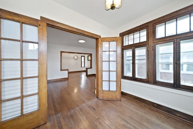 616 Circle Avenue 1, Forest Park, IL 60130