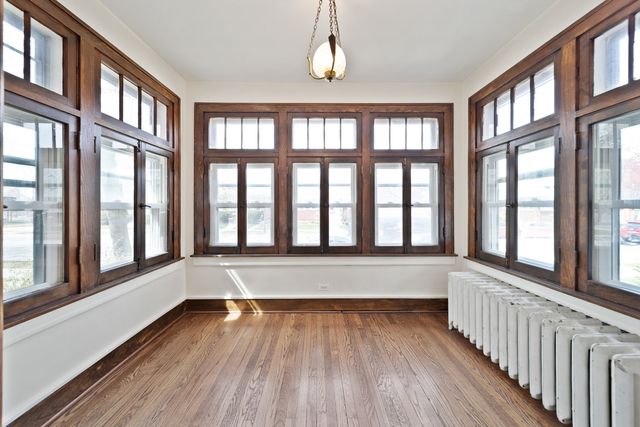 616 Circle Avenue 1, Forest Park, IL 60130