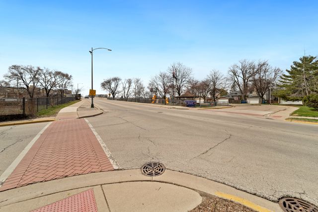 616 Circle Avenue 1, Forest Park, IL 60130