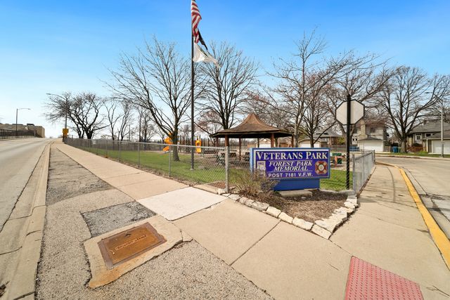 616 Circle Avenue 1, Forest Park, IL 60130