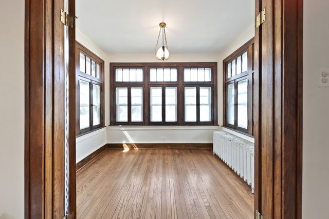 616 Circle Avenue 1, Forest Park, IL 60130