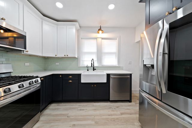 616 Circle Avenue 1, Forest Park, IL 60130